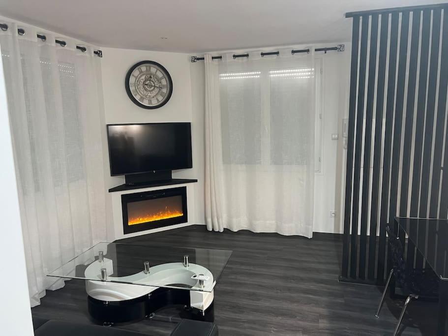 Appart De Luxe Tout Confort Jusqu A 4 Personnes Apartment Triel-sur-Seine Exterior photo